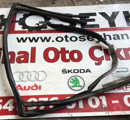 3B5839432 vw passat b5 sağ arka kapı cam çerçeve fitili