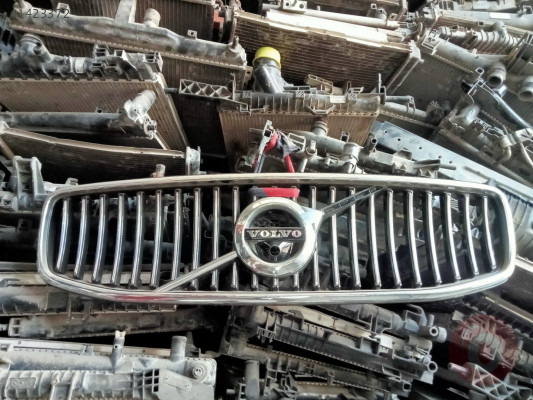 VOLVO S90 ÇıKMA ORJİNAL ÖN PANJUR