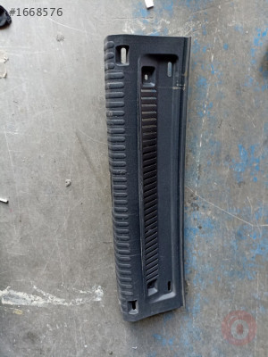 volkswagen tiguan  arka panel pilastigi cikma