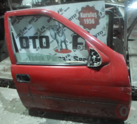 OPEL VECTRA A 1988 - 1995 ÖN SAĞ KAPI KIRMIZI ÇIKMA