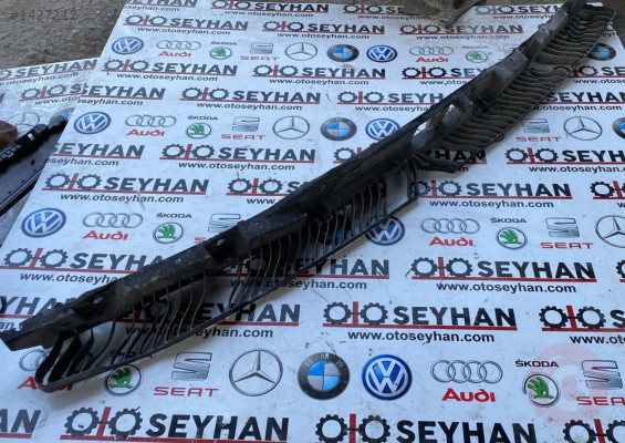 5NA807863 vw tiguan 2017 arka tampon braketi büyük orta