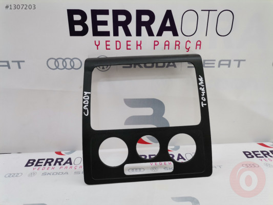 VOLKSWAGEN CADDY TEYP KLİMA ÇERÇEVESİ 2K0858061A