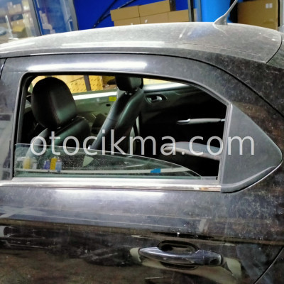 Peugeot 301 kapı sıyırıcı fitili nikelajlı orjinal çıkma
