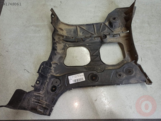 FORD COURİER ARKA TAMPON BRAKETİ