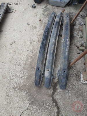 VOLKSWAGEN GOLF MK4 ÖN TAMPON DEMİRİ ORJİNAL  (98-04)