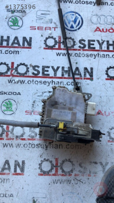 1P0839016D seat leon 2010 sağ arka kapı kilidi