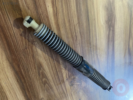 BMW G30 520 530 ÇIKMA ORJİNAL BAGAJ AMARTİSÖRÜ