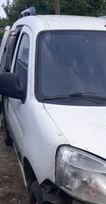 2006 model peugeot partner 1.9 çıkma  sağ ön kapı