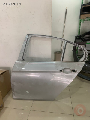 BMW 1 SERİSİ F20 SOL ARKA KAPI