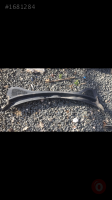 AUDİ A3 ÖN CAM IZGARASI
