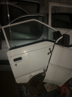 Mitsubishi l300 cıkma sağ ön kapı beyaz renk