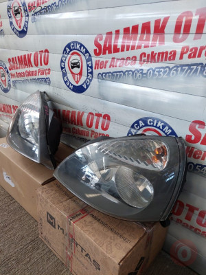 RENAULT CLİO 2001-2006 SAG FAR-DÜZCE ÇIKMA