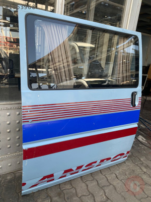 TRANSPORTER T4 91-04 SÜRGÜLÜ KAPI ORTA SAĞ MAVİ 7D1843108L