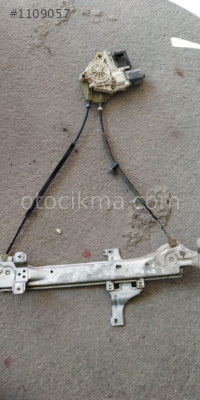 Renault Fluence sağ arka kapı cam motoru ve mekanizması