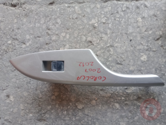 Toyota Corolla Sol Arka Cam Düğmesi 2007-2012