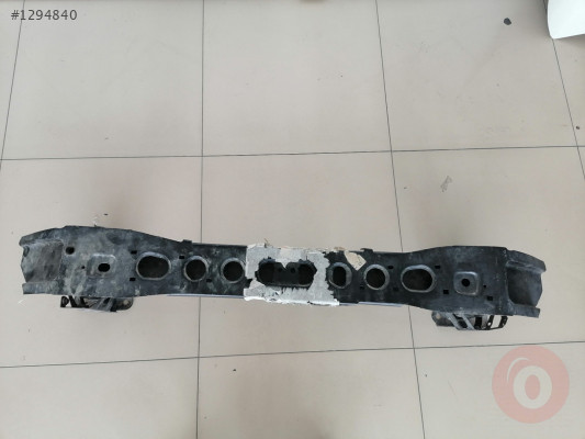FORD FOCUS ÖN TAMPON DEMİRİ