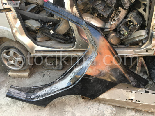 2015 Renault Clio sol arka çamurluk