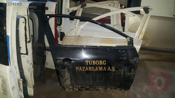 RENAULT CLİO SAĞ ÖN KAPI ORJİNAL PARÇALAR..