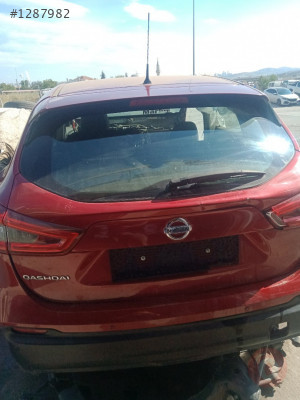 NİSSAN QASHQAİ BAGAJ KAPAGI 2014-2021