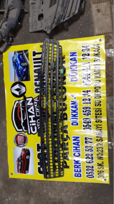 RENAULT MEGANE 2 ORJİNAL ÇIKMA ORTA IZGARA