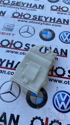 5E0837349A fabia 2016 sağ ön kapı açma kolu braketi kapağı