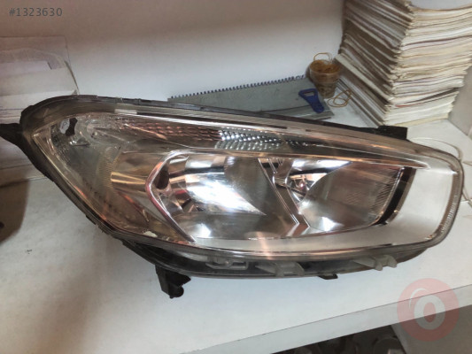 Ford courier sağ far çıkma orjinal