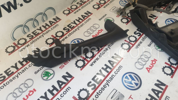 5N0 867 179 vw tiguan on sol kapı kartonu tutamagi
