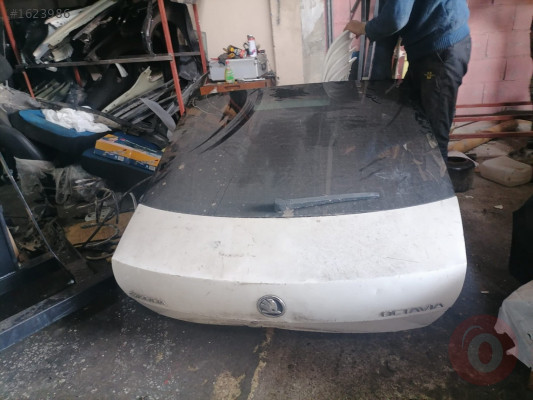 SKODA OCTAVİA ARKA BAGAJ KAPAĞI ÇELİKLER OTO ÇIKMA