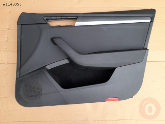 SKODA SUPERB 16-20 KAPI DÖŞEMESİ SAĞ ÖN (SİYAH) 3V0867012