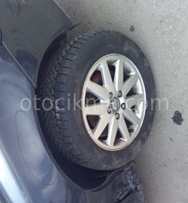 2007 VOLVO S40 HATASIZ SAĞ ÖN JANT LASTİK.
