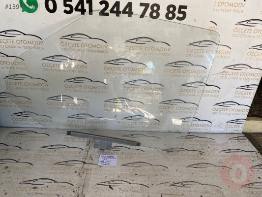 VOLKSWAGEN TRANSPORTER T4 SAĞ ÖN KAPI CAMI ORJİNAL ÇIKMA