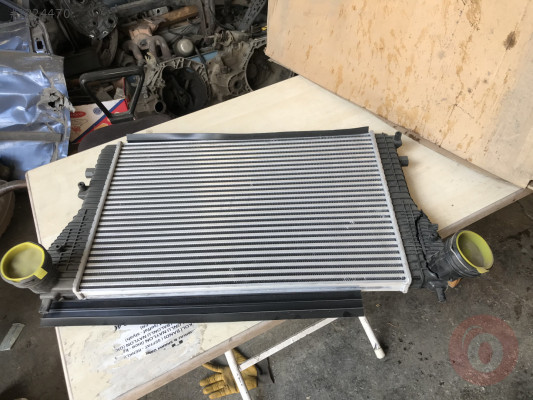 Volkswagen golf 5/caddy intercoler radyatörü