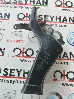 8P1819152 audi a3 sportback sağ ön ayak havalandırma borusu