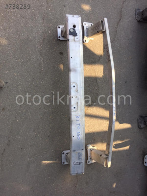 Peugeot 3008 ön tampon demiri