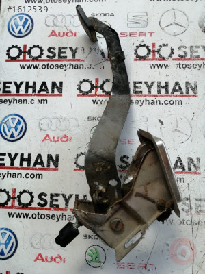 Mitsubishi l200 2014 debriyaj pedalı