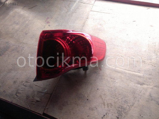 2007 TOYOTA COROLLA HATASIZ SAĞ STOP LAMBASI MEVCUTTUR.