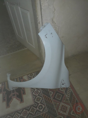 2018 model  clio 4 sol on çamurluk  beyaz  sokme