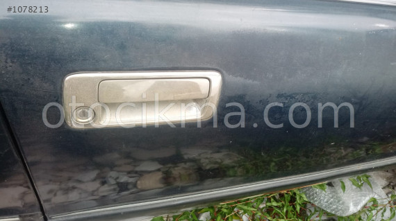 toyota cressida çıkma sağ kapı kolu