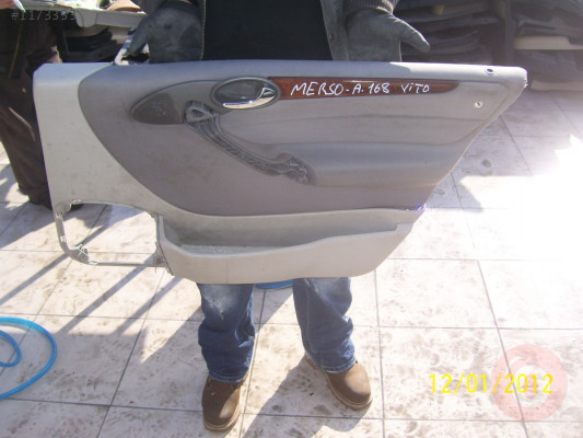 W168 A160 SAĞ ÖN KAPI DÖŞEMESİ MERCEDES ORJİNAL ÇIKMA PARÇA
