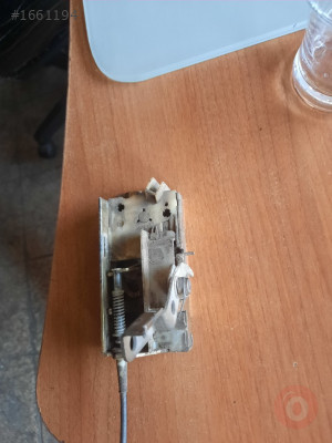 Escort sol arka kapi kilidi