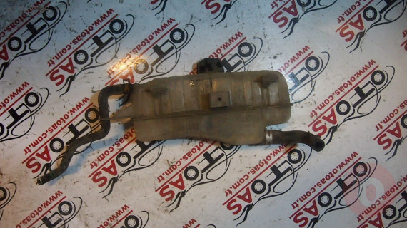 Renault Clio 3 Yedek Su Bidonu