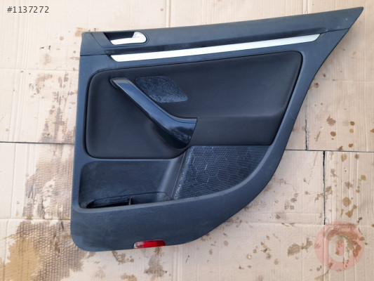 VW JETTA 06-10 KAPI DÖŞEMESİ SAĞ ARKA (SİYAH) 1K5867212CR