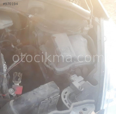 2009 model peugeot 207 1.4 çıkma iç sigorta kutusu