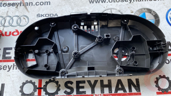 8V0920751 audi a3 2019 1.6 tdi kilometre saati arka kapağı