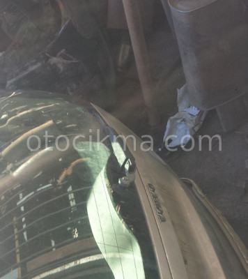 2005 VOLVO V50 HATASIZ BAGAJ SİLECEK KOLU.