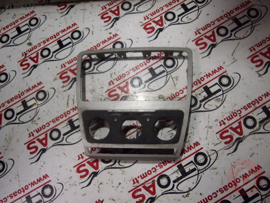 Skoda Octavia Klima Paneli Çerçevesi 1z0858069