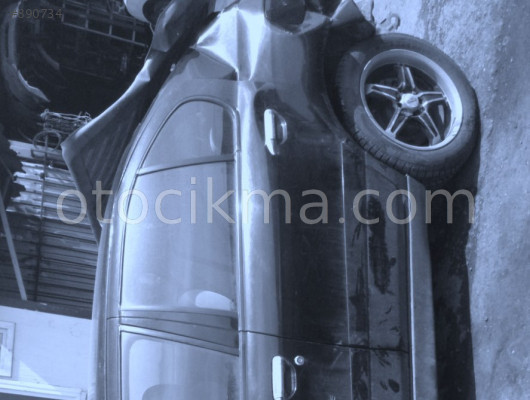 2000 NİSSAN PRİMERA 1.8 ÇIKMA SOL ARKA KAPI.