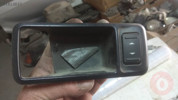 FORD C MAX 06 ARKA SOL KAPI CAM AÇMA DÜĞMESİ ÇIKMA ORJ
