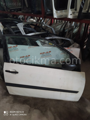 Ford Fiesta sağ ön dolu kapı