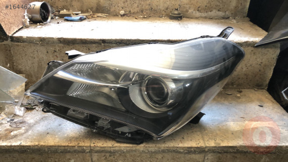 Toyota yaris sağ sol far tampon kaput orjinal çıkma